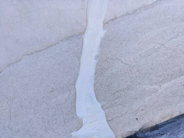 外壁クラック　コーキング後